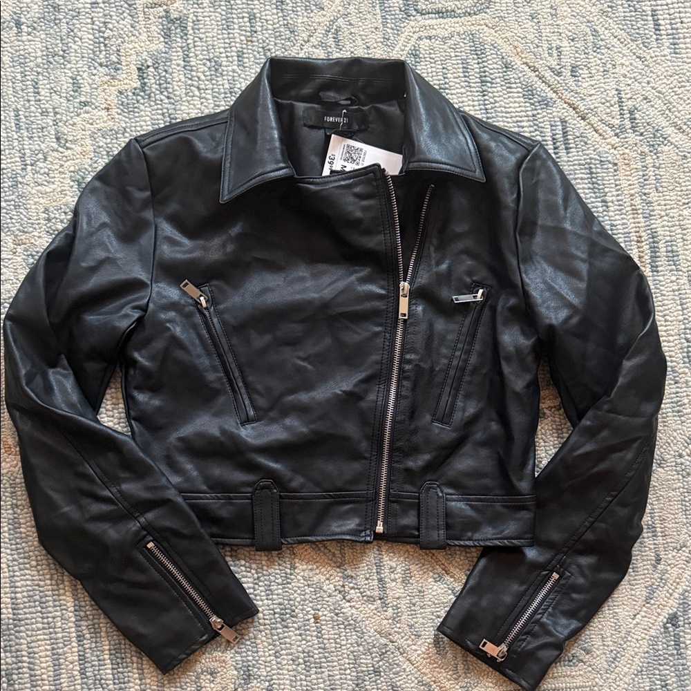 Forever 21 Women's Faux Leather Moto Jacket Size Medium